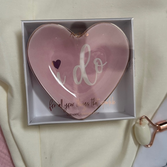 Miss to Mrs. Bridal Accessories - Picture 8 of 13